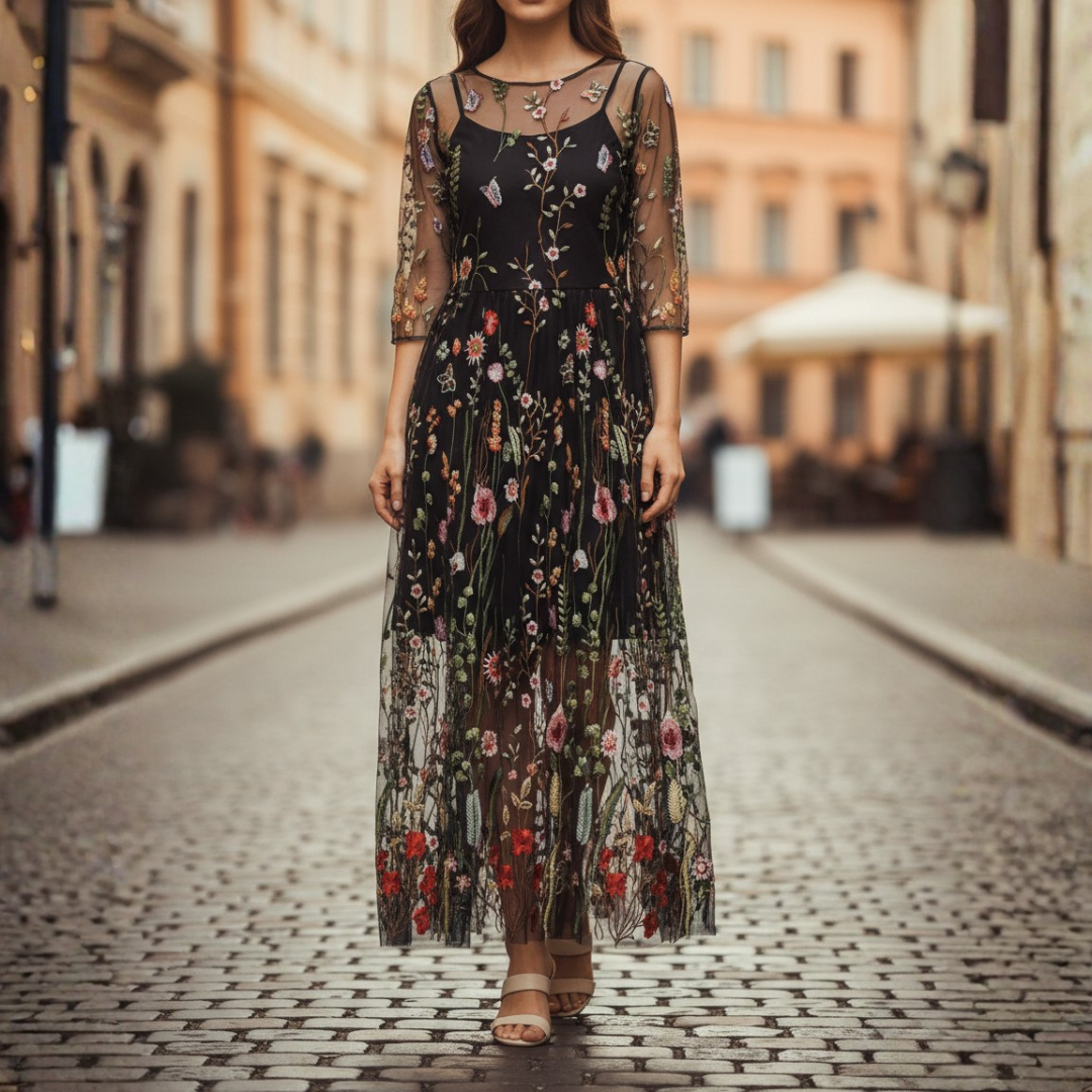 Robe longue en filet brodée pour femme